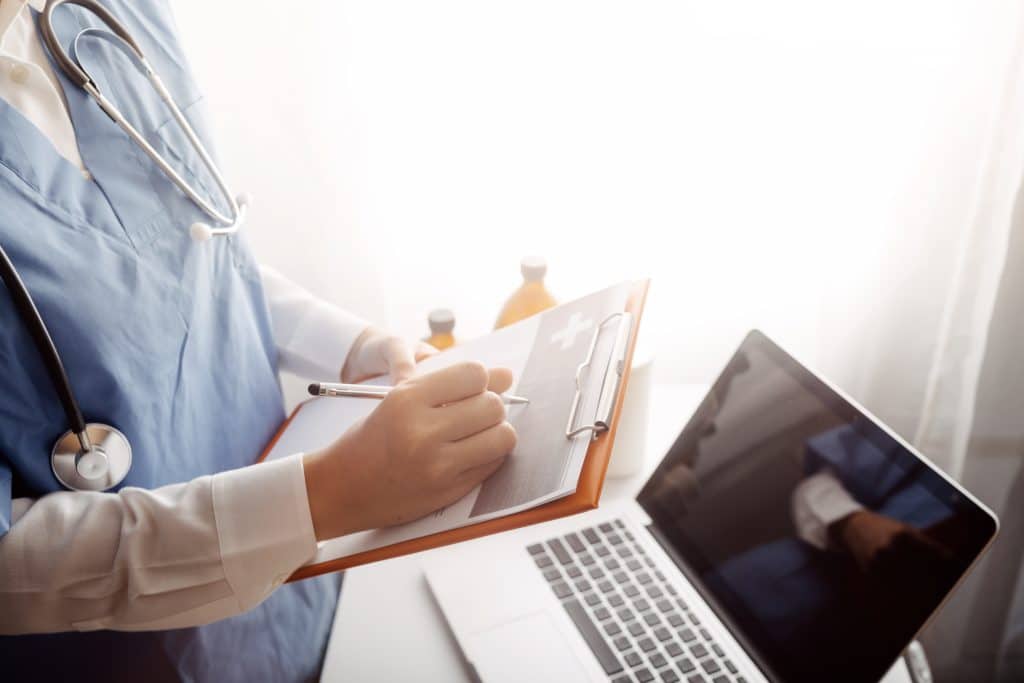 Marketing para médicos: por que fazer + 5 estratégias